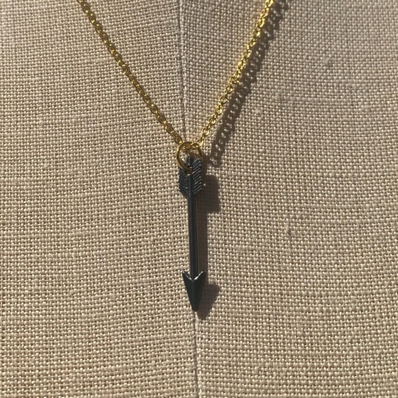 NWT Sterling Silver Plated Chain & Alloy Arrow Charm Necklace - Picture 5 of 16